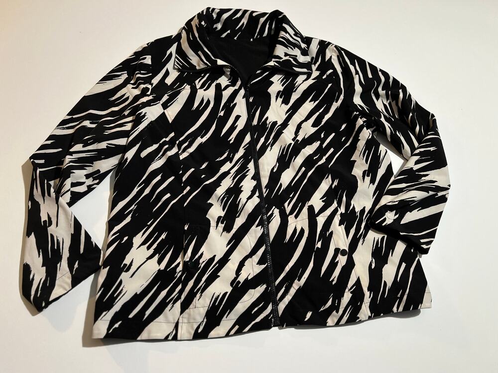 Zenergy by Chico’s women’s reversible jacket